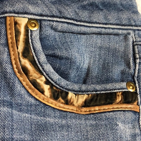 Cache Skinny Leg Leopard Pocket Blue Jeans - Picture 5 of 8